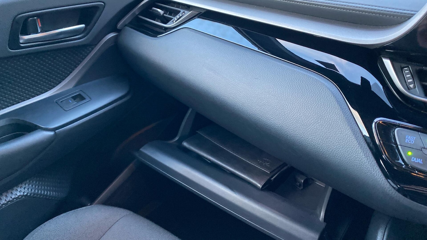 Used Toyota C-HR 2021 for sale - 77320921: Photo 43