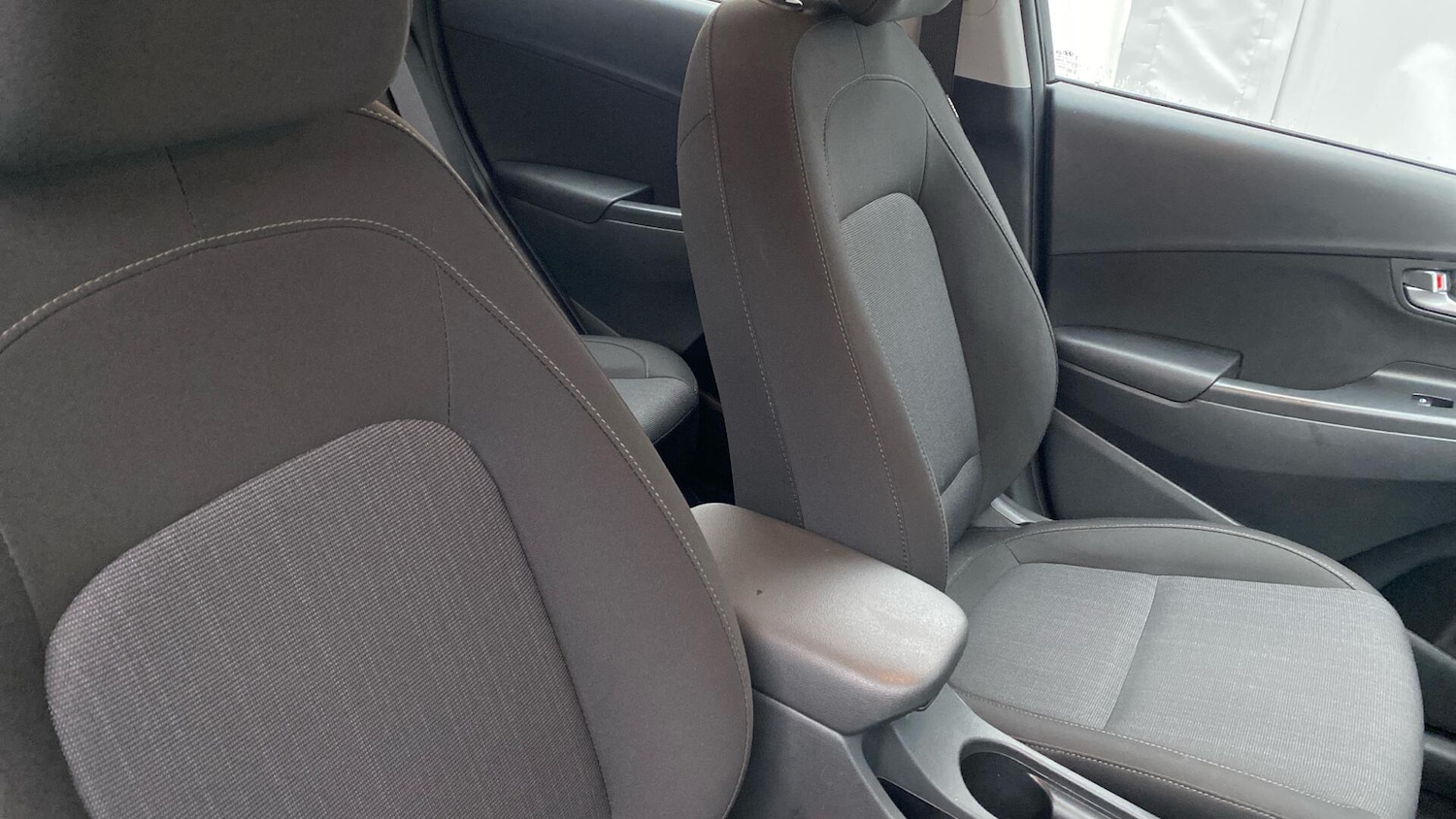 Used Hyundai KONA 2022 for sale - 77345613: Photo 34