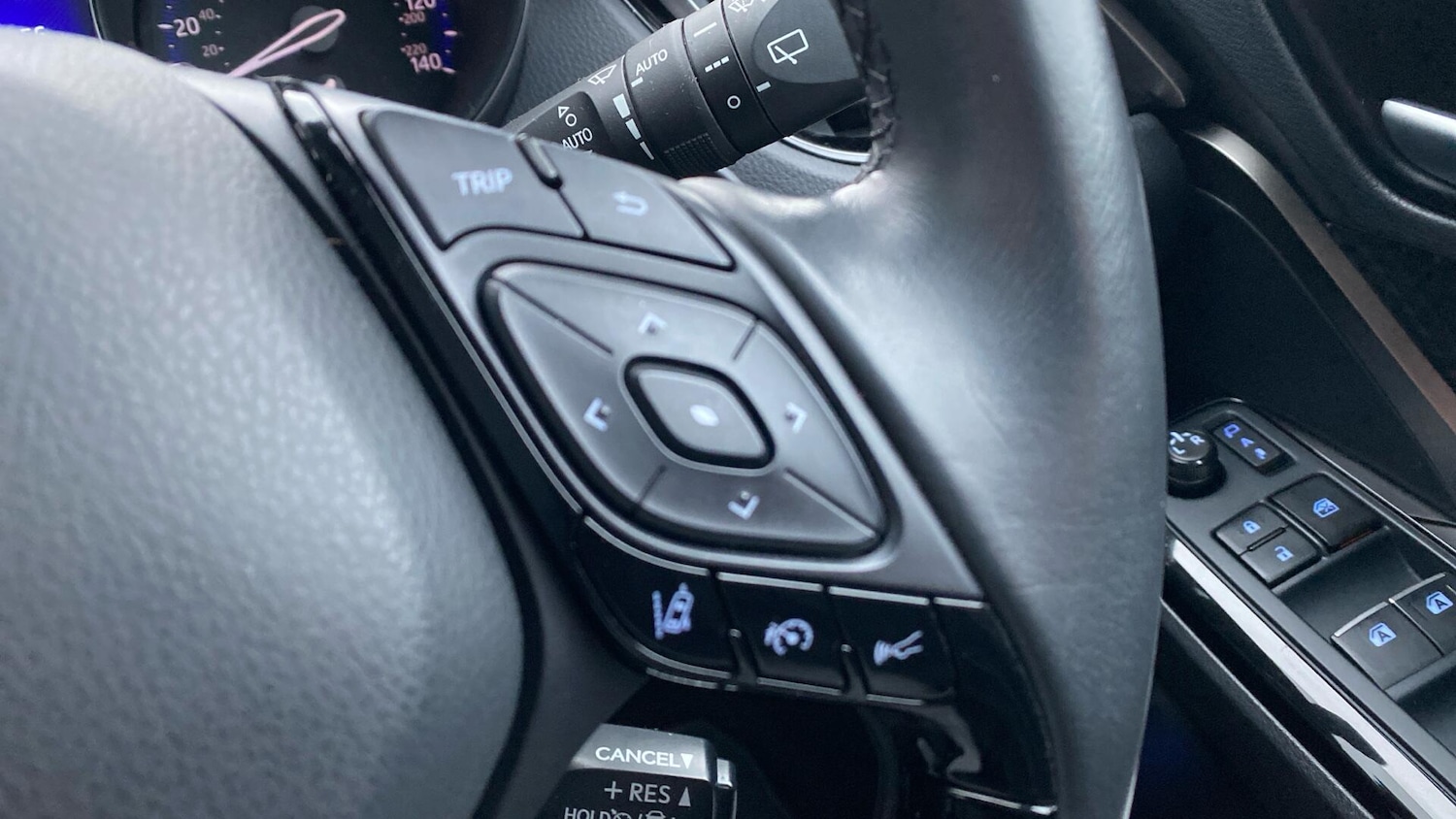 Used Toyota C-HR 2019 for sale - 77305973: Photo 32