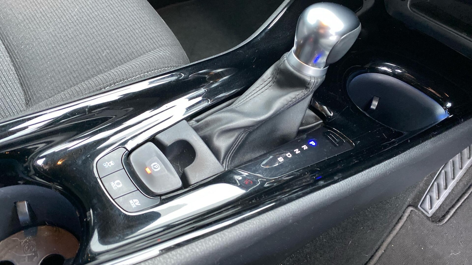 Used Toyota C-HR 2019 for sale - 77305973: Photo 41