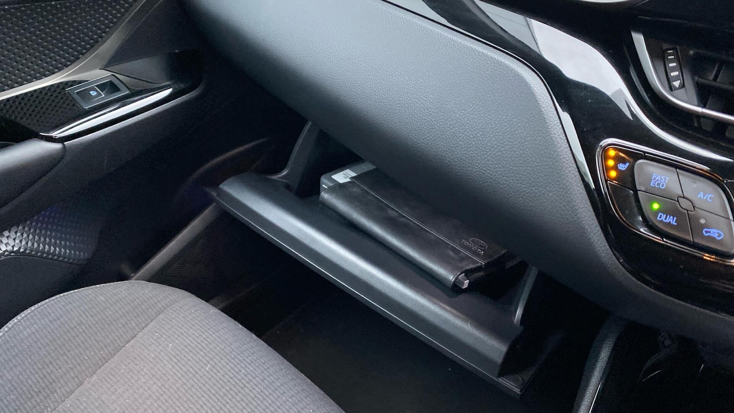 Used Toyota C-HR 2019 for sale - 77305973: Photo 43