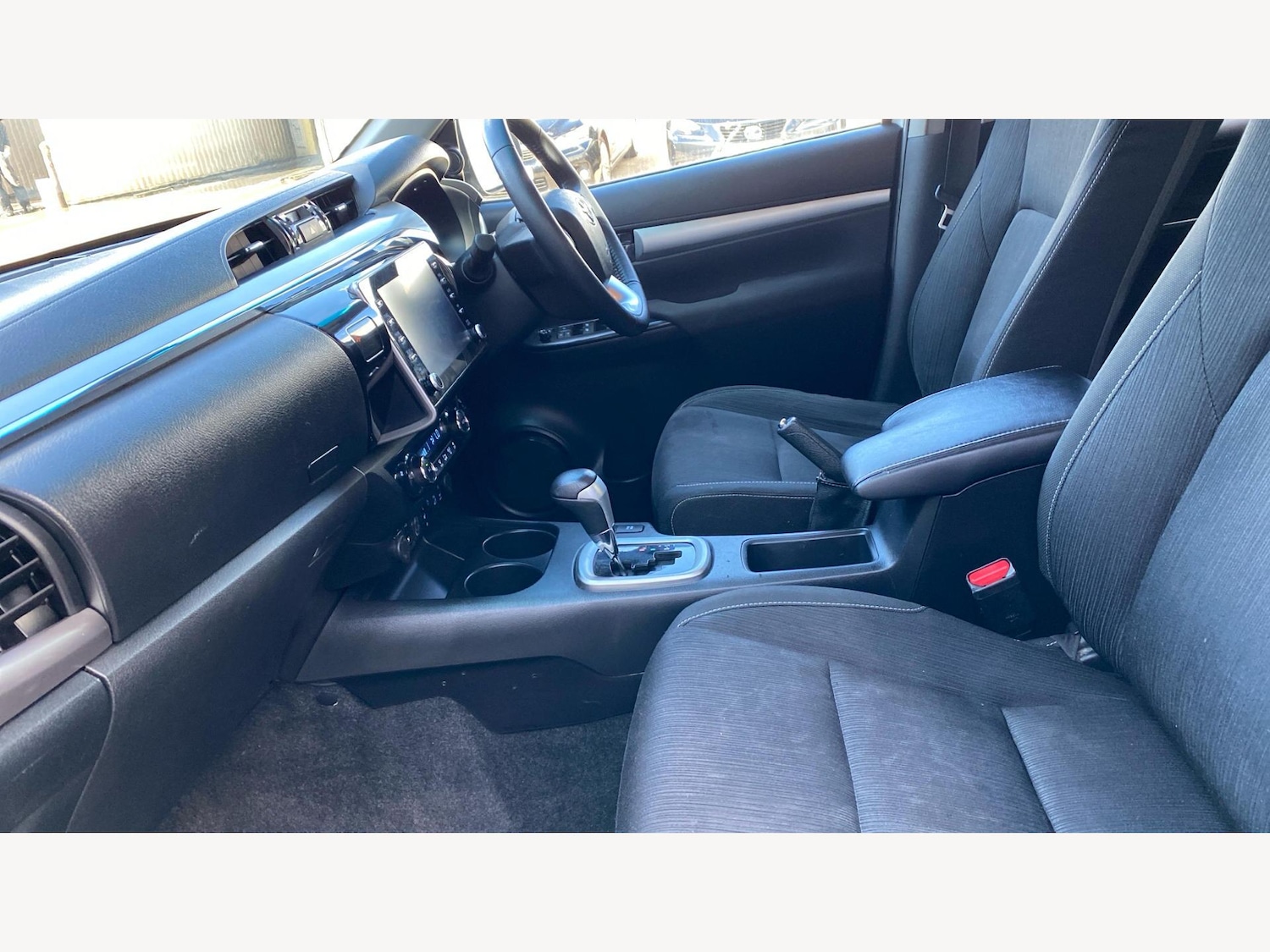 Used Toyota Hilux 2021 for sale - 76060452: Photo 12