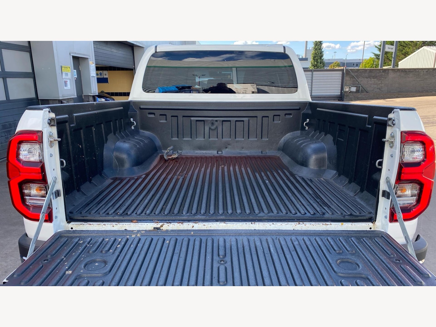 Used Toyota Hilux 2021 for sale - 76060452: Photo 16