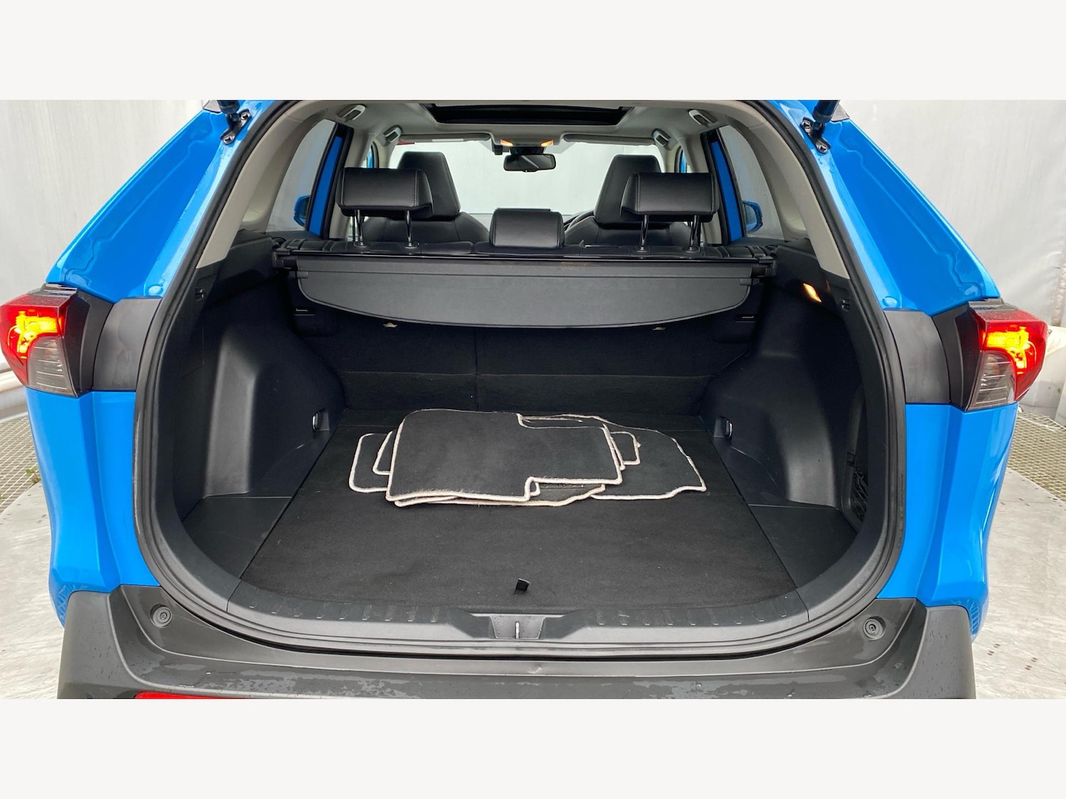 Used Toyota RAV4 2020 for sale - 76550178: Photo 16