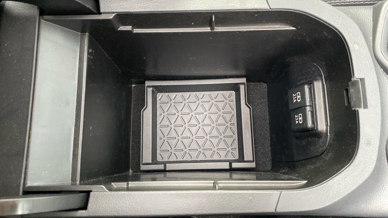 Used Toyota RAV4 2020 for sale - 76550178: Photo 44