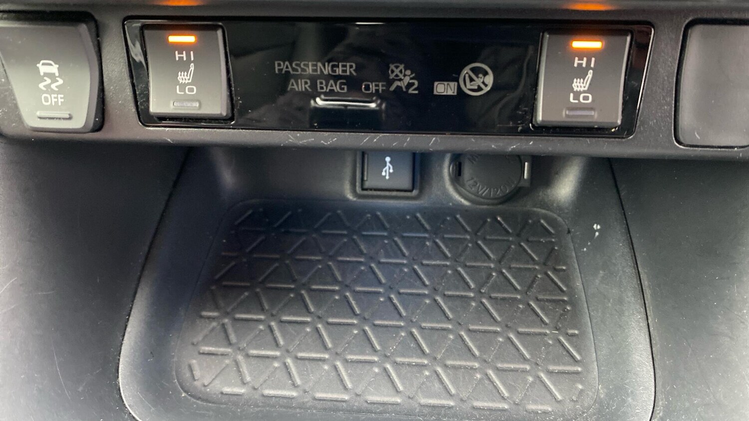 Used Toyota RAV4 2020 for sale - 76550178: Photo 47