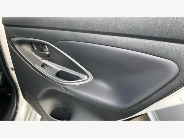Used Toyota Yaris 2024 for sale - 75115258: Photo 28