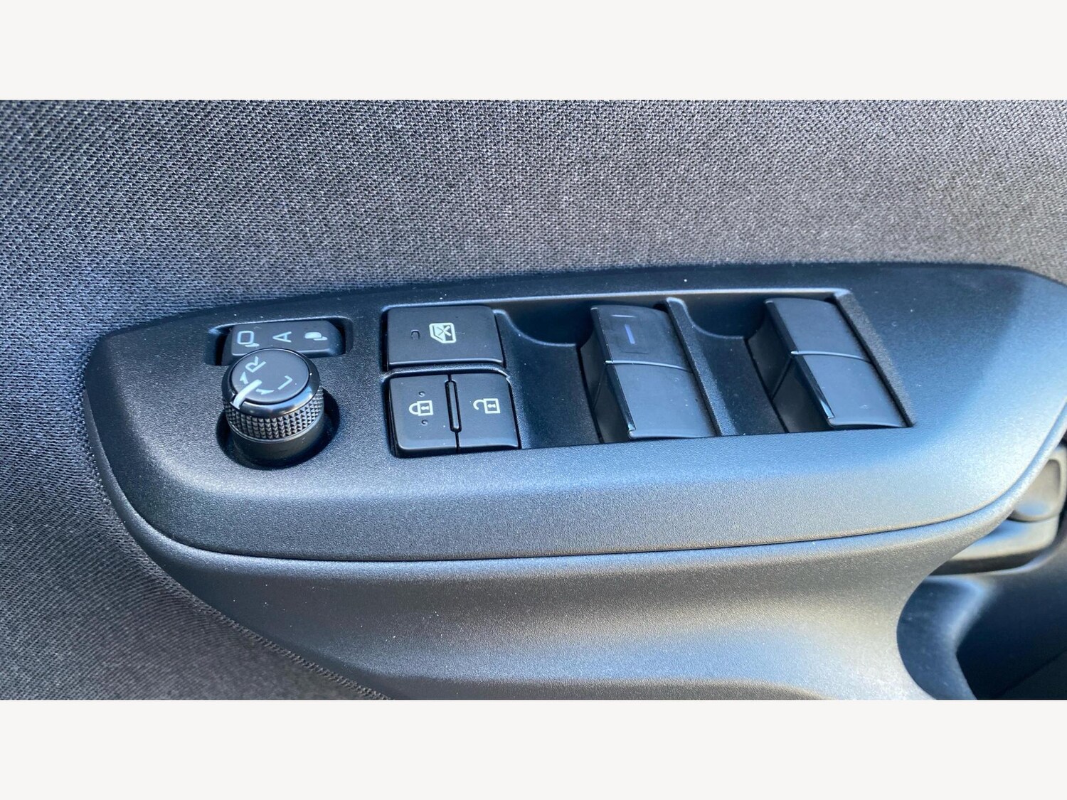 Used Toyota Yaris Cross 2023 for sale - 76032741: Photo 39