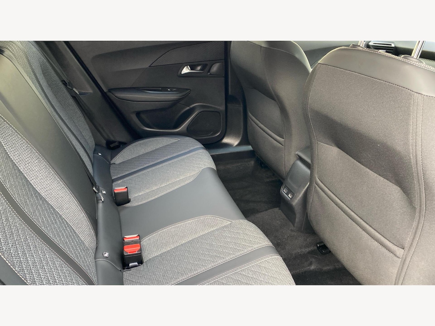 Used Peugeot 2008 2024 for sale - 77119713: Photo 14