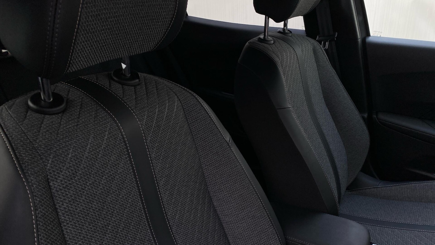 Used Peugeot 2008 2024 for sale - 77119713: Photo 34