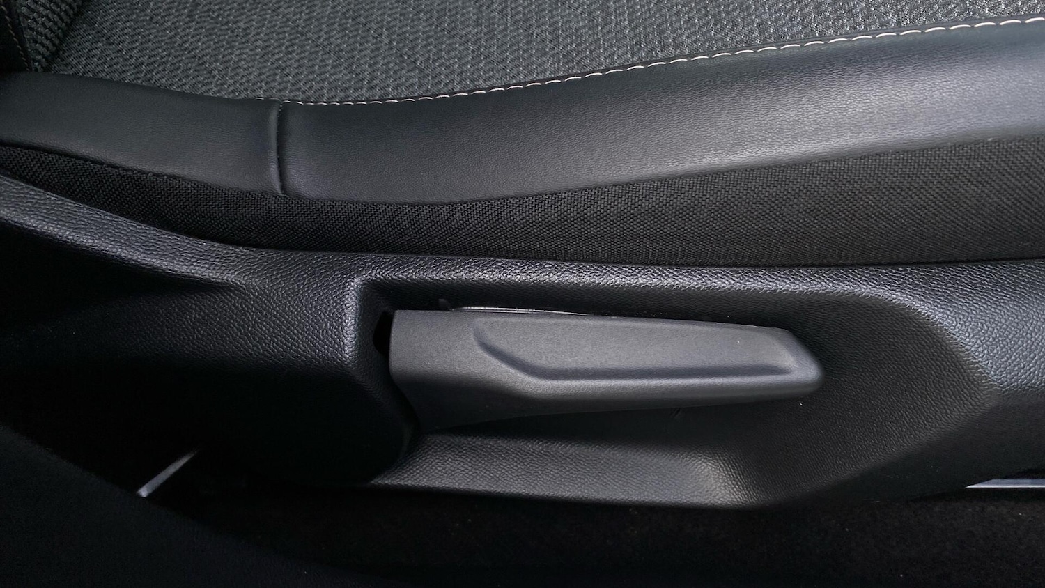 Used Peugeot 2008 2024 for sale - 77119713: Photo 36