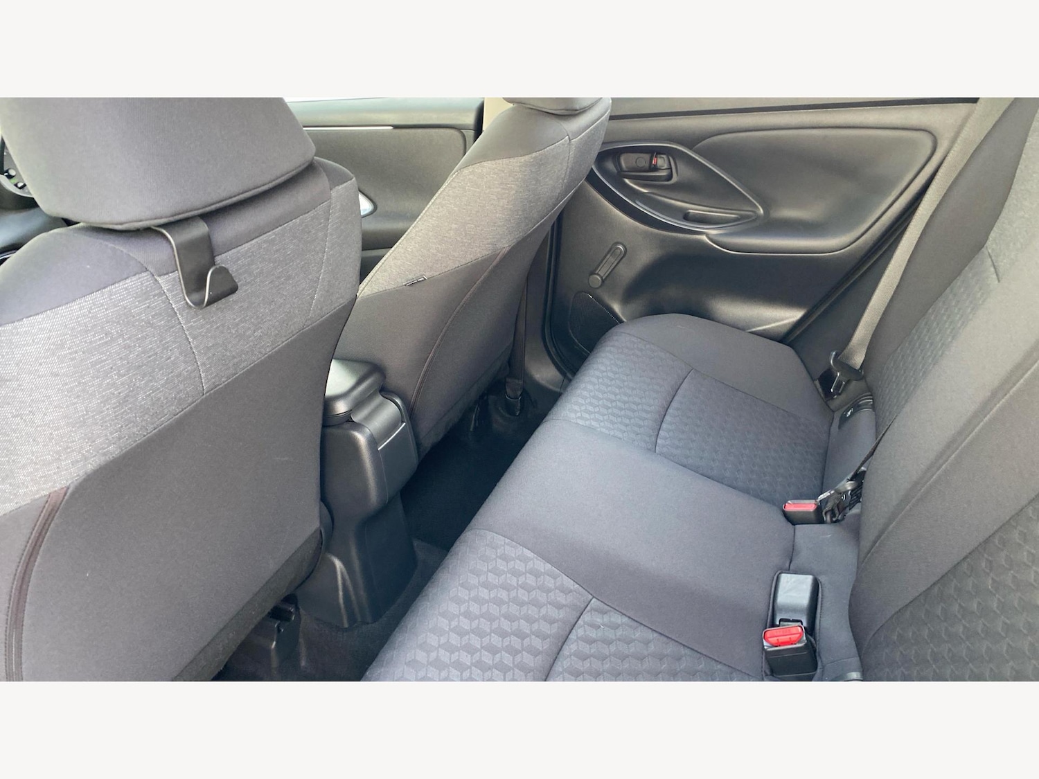 Used Toyota Yaris for sale - 77242703: Photo 15