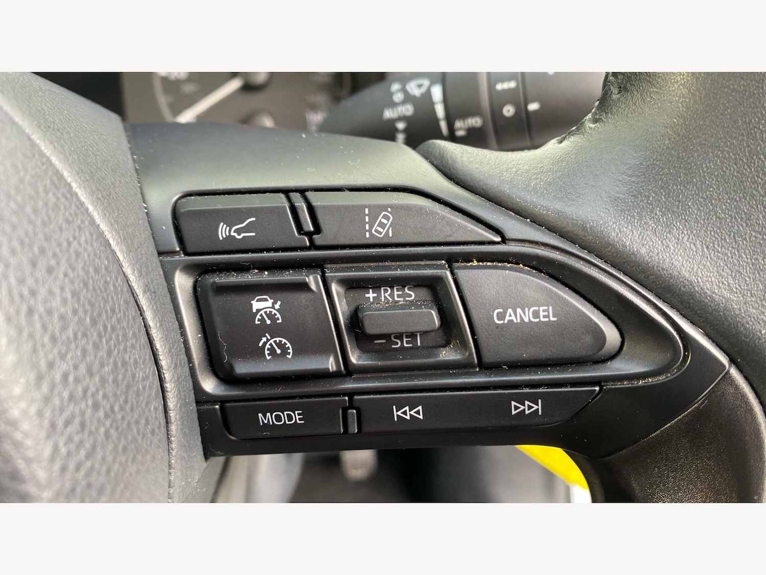 Used Toyota Yaris for sale - 77242703: Photo 31