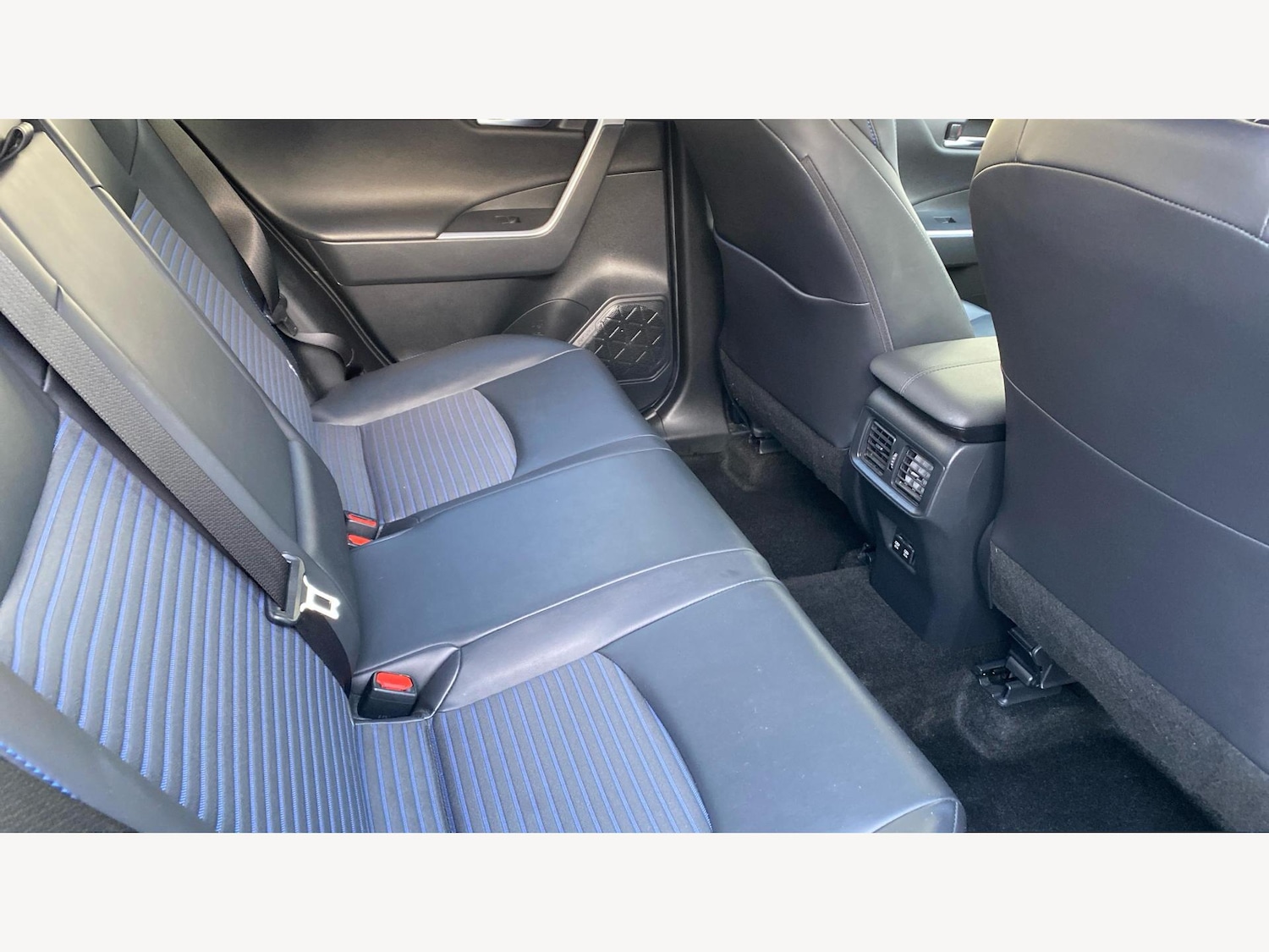 Used Toyota RAV4 2020 for sale - 77120351: Photo 14