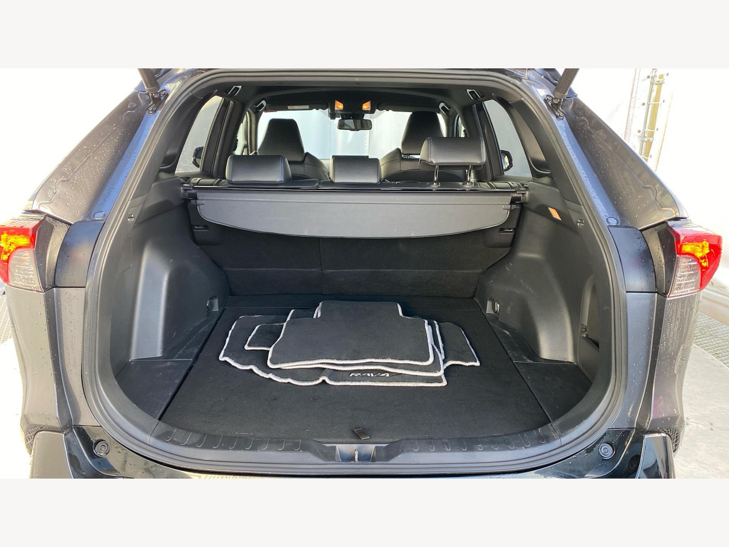 Used Toyota RAV4 2020 for sale - 77120351: Photo 16