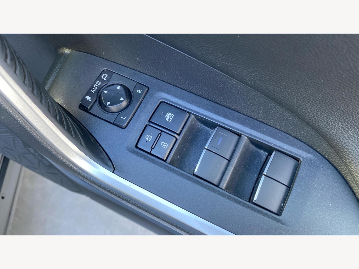 Used Toyota RAV4 2020 for sale - 77120351: Photo 31