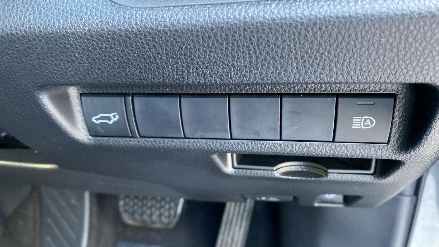 Used Toyota RAV4 2020 for sale - 77120351: Photo 38