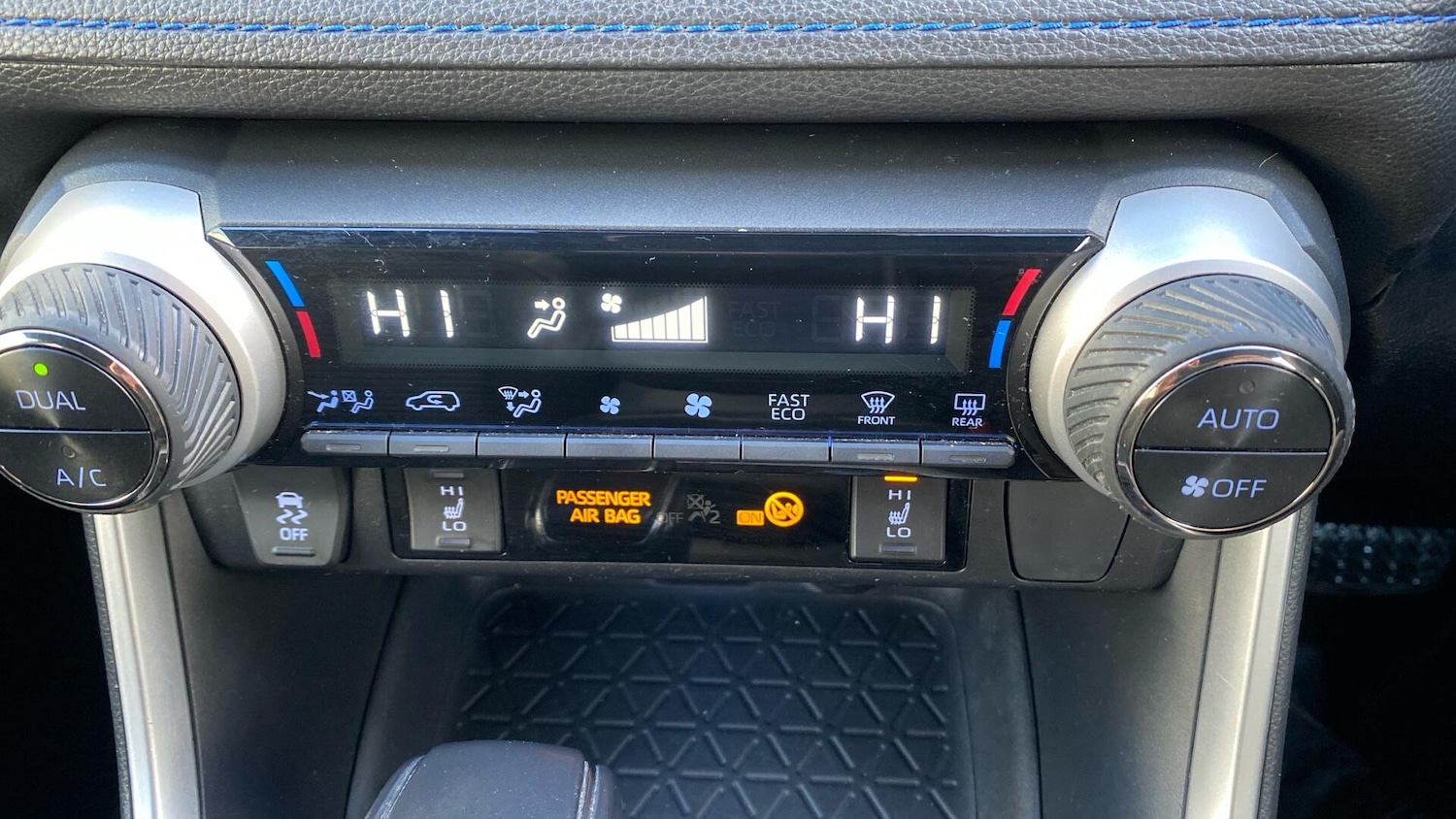 Used Toyota RAV4 2020 for sale - 77120351: Photo 40