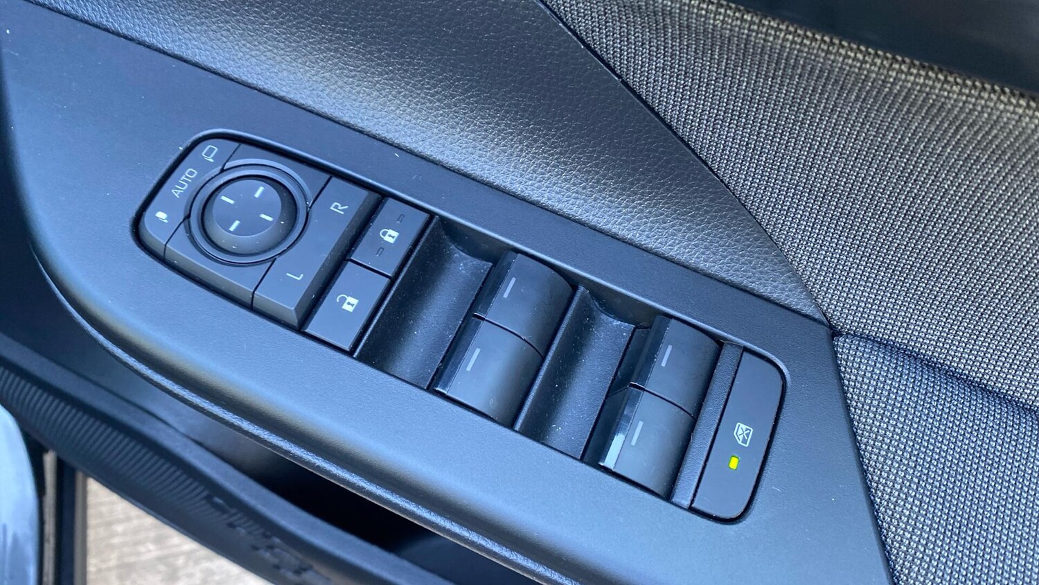 Used Toyota C-HR for sale - 77958449: Photo 43