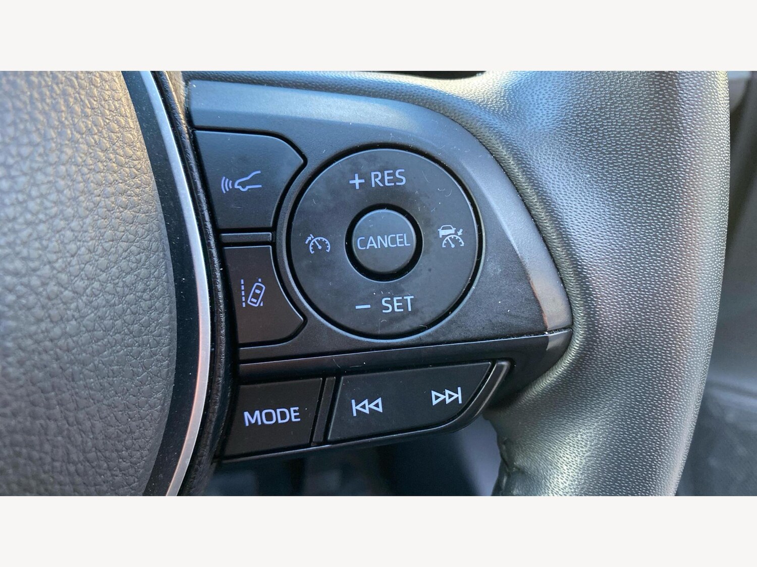 Used Toyota RAV4 for sale - 76702362: Photo 32