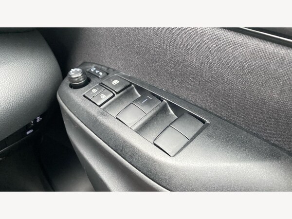 Used Toyota Yaris 2024 for sale - 76226440: Photo 33