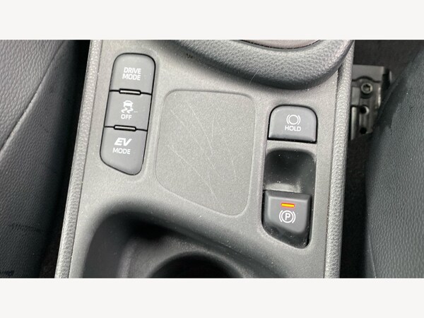 Used Toyota Yaris 2024 for sale - 76226440: Photo 42