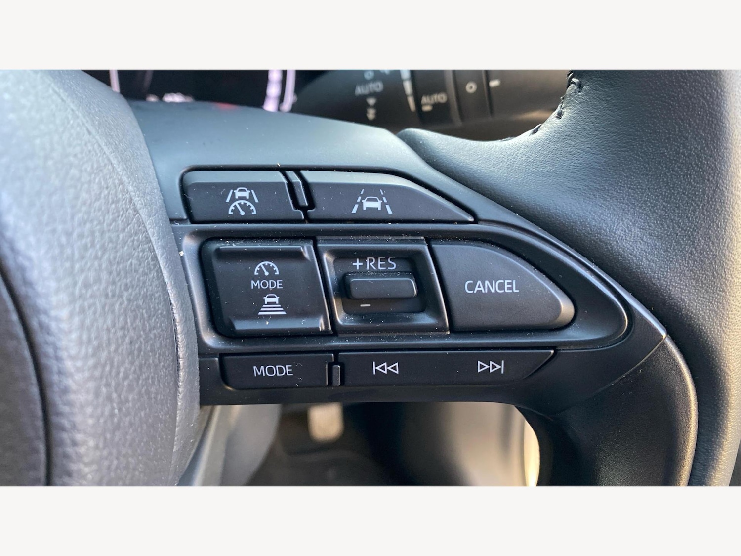 Used Toyota Yaris Cross 2025 for sale - 76926456: Photo 31