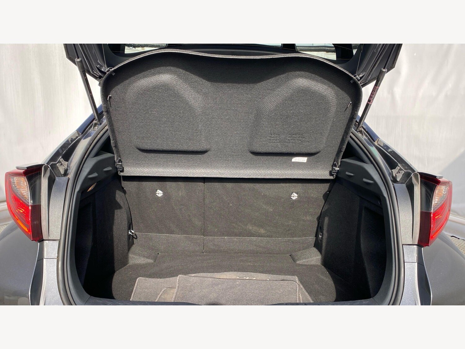 Used Toyota C-HR 2023 for sale - 78047386: Photo 16