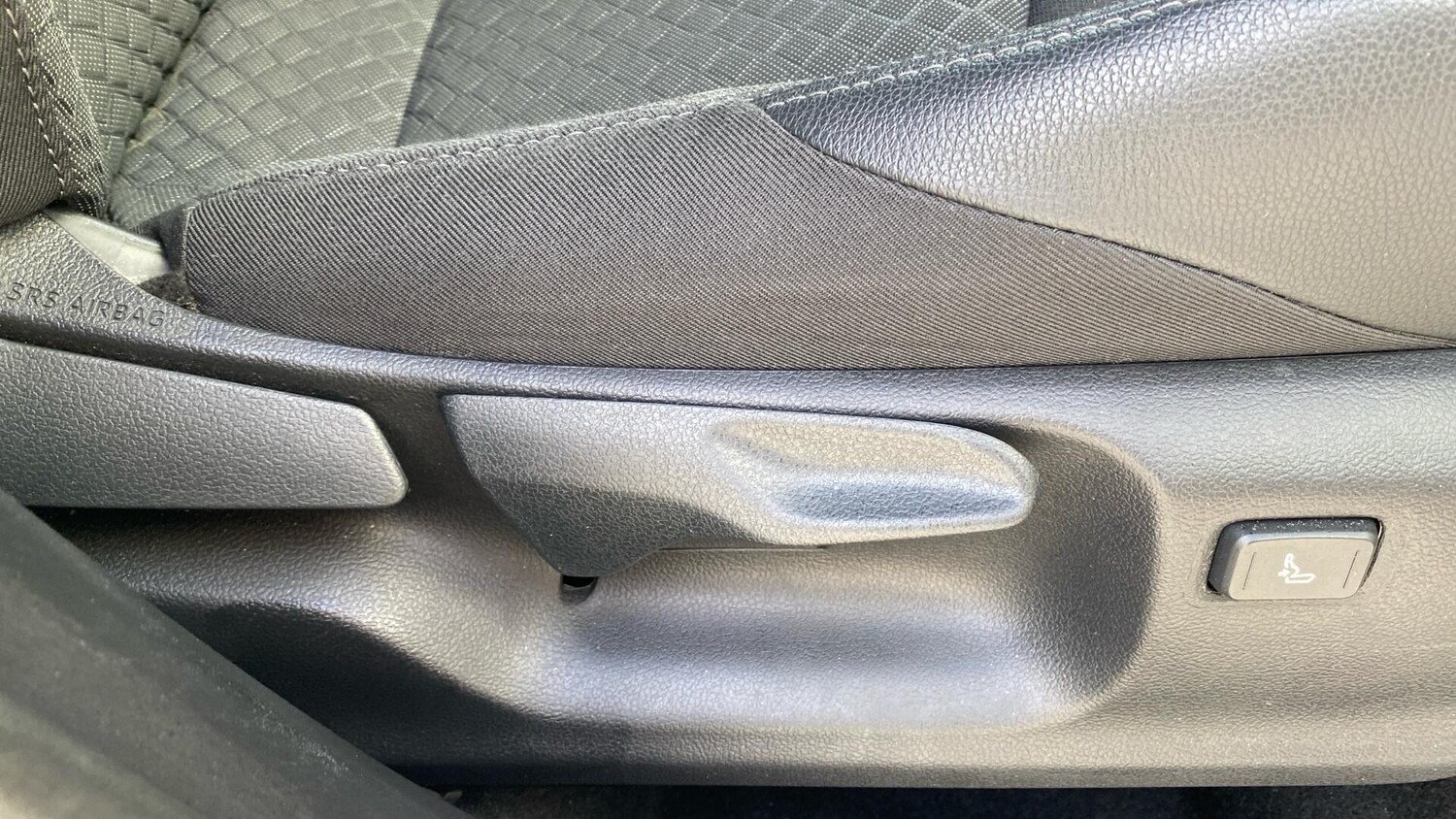 Used Toyota C-HR 2023 for sale - 78047386: Photo 41