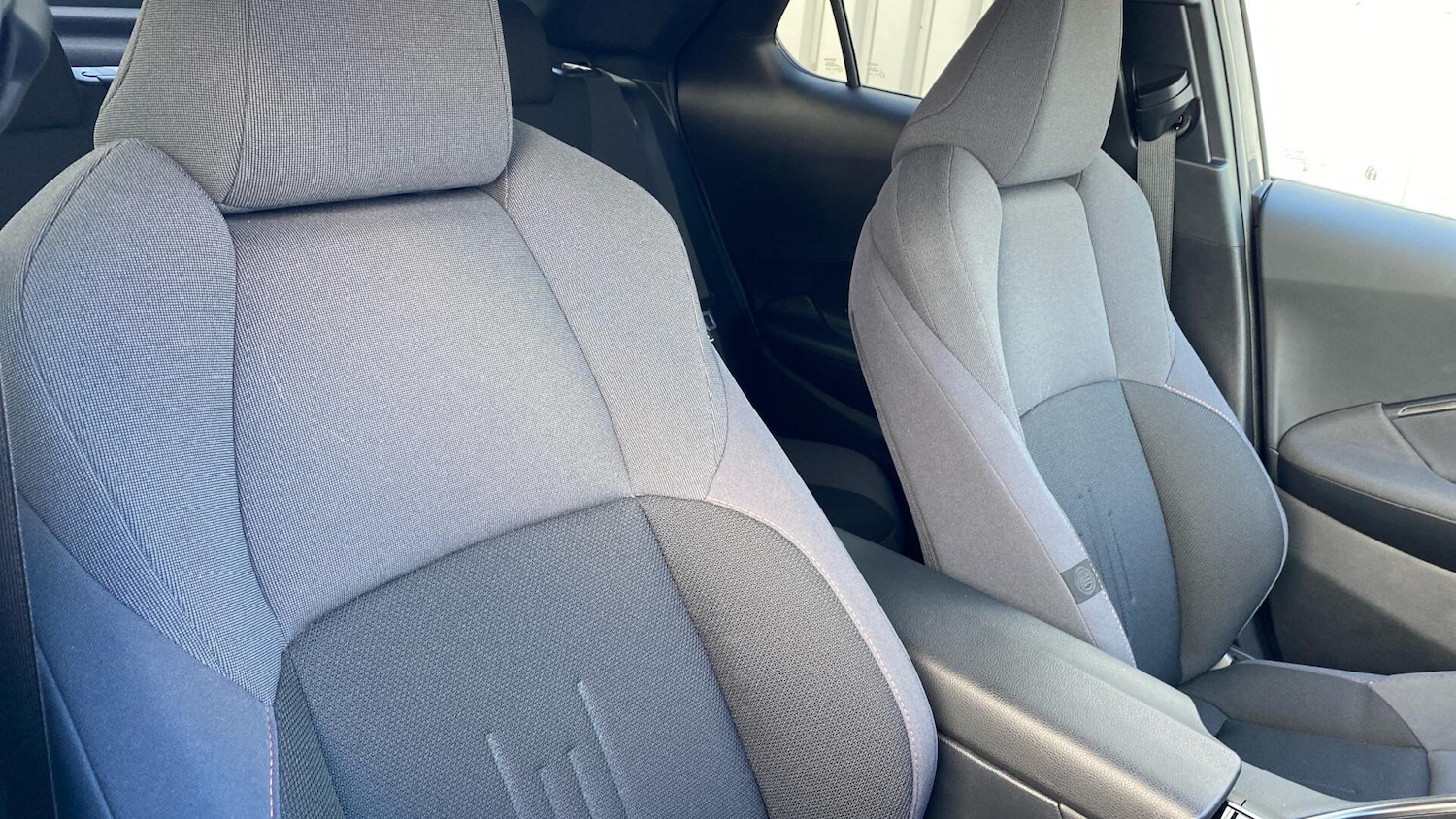 Used Toyota C-HR 2025 for sale - 77994320: Photo 38