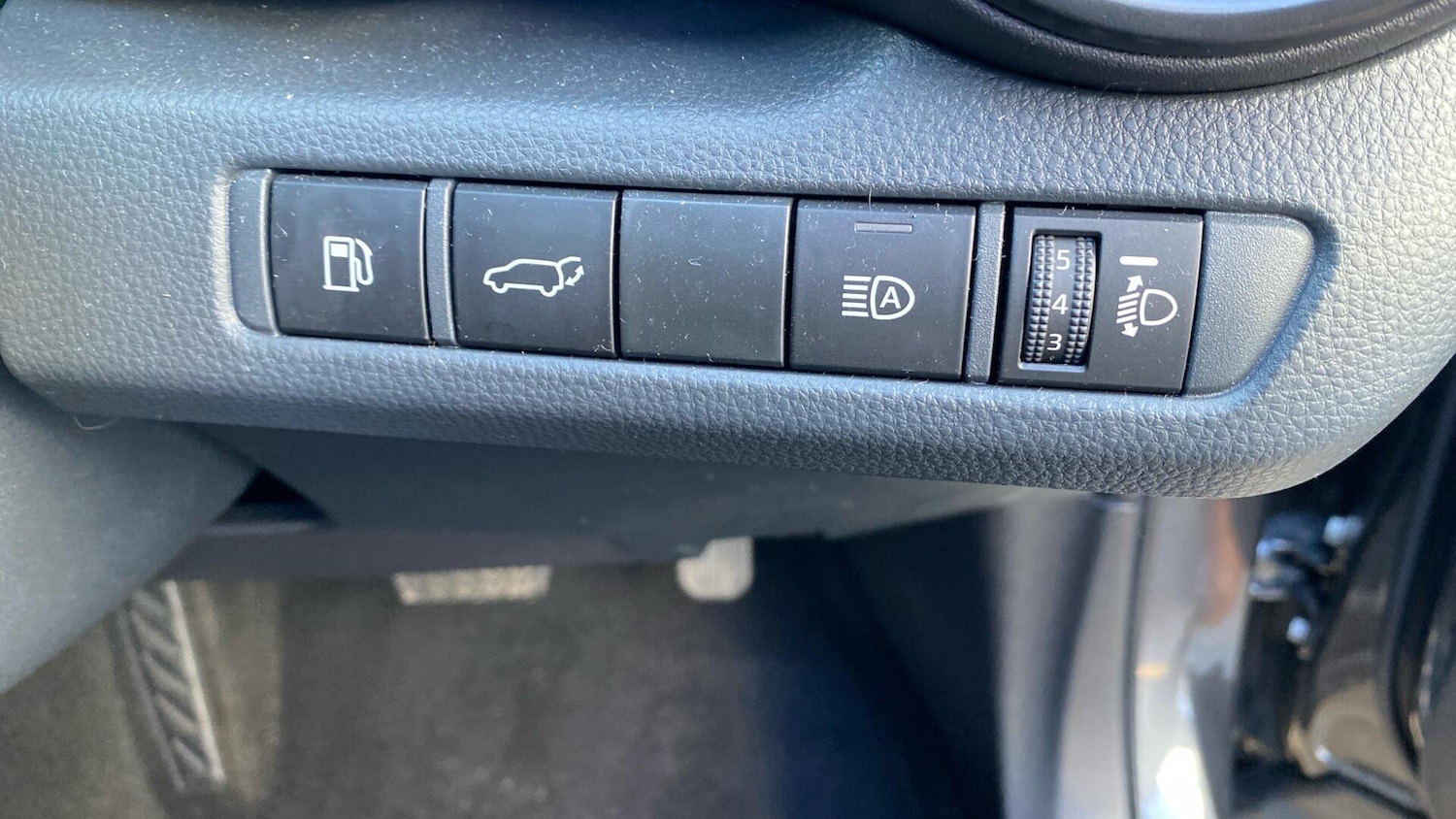 Used Toyota C-HR 2025 for sale - 77994320: Photo 41