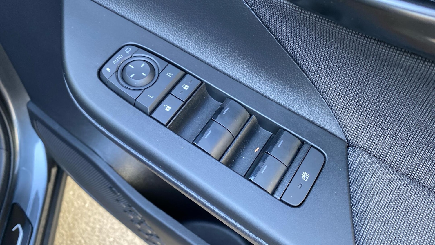 Used Toyota C-HR 2025 for sale - 77994320: Photo 42