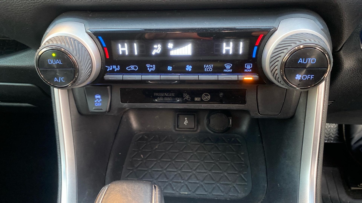 Used Toyota RAV4 2022 for sale - 76765470: Photo 42