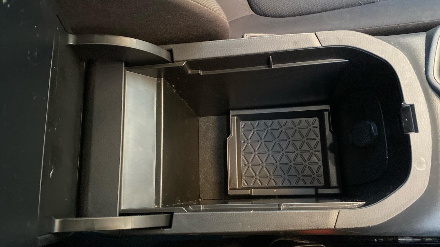 Used Toyota RAV4 2022 for sale - 76765470: Photo 43