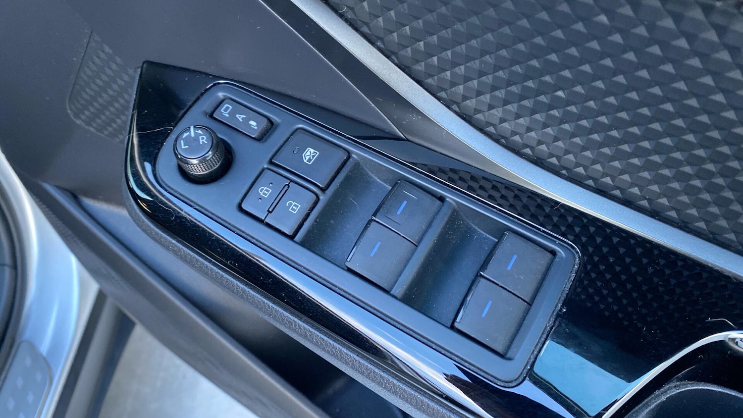 Used Toyota C-HR 2022 for sale - 77090989: Photo 34