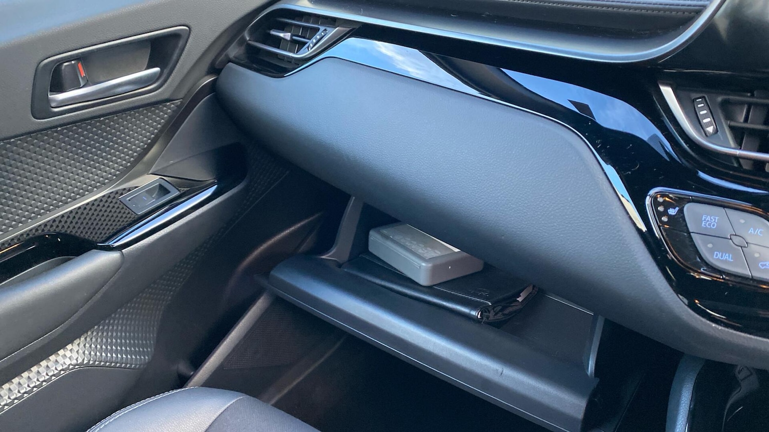 Used Toyota C-HR 2022 for sale - 77090989: Photo 44