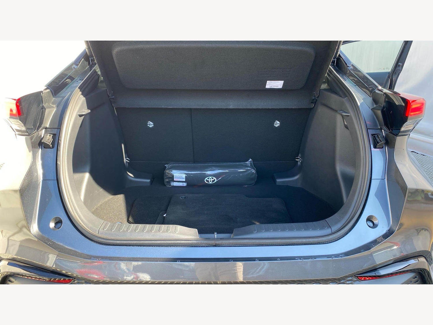 Used Toyota C-HR 2025 for sale - 77969920: Photo 16