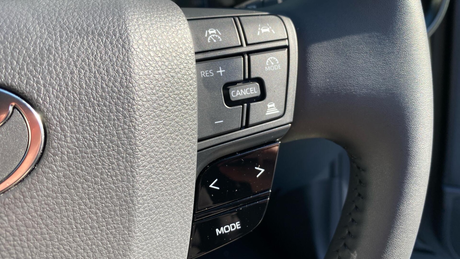 Used Toyota C-HR 2025 for sale - 77969920: Photo 32