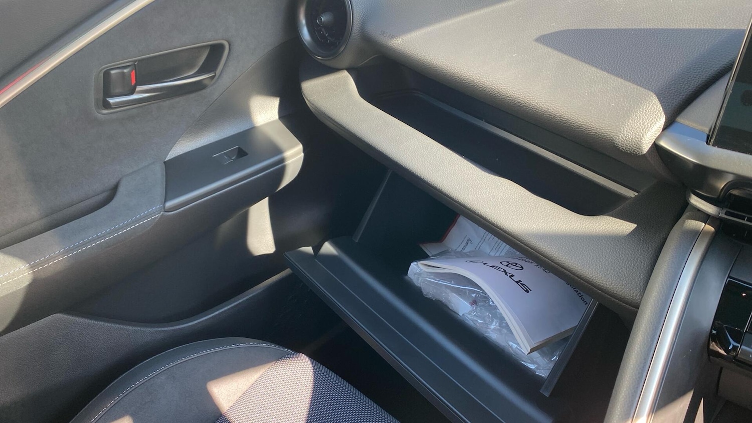 Used Toyota C-HR 2025 for sale - 77969920: Photo 35