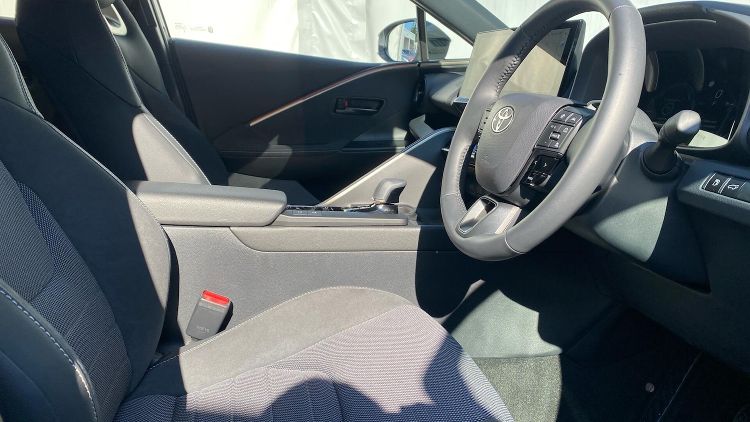 Used Toyota C-HR 2025 for sale - 77969920: Photo 39