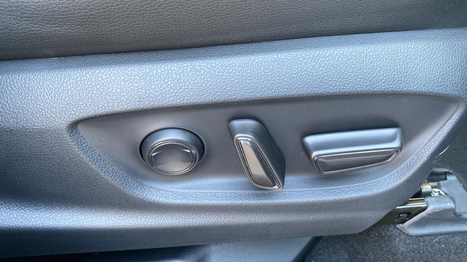 Used Toyota C-HR 2025 for sale - 77969920: Photo 44