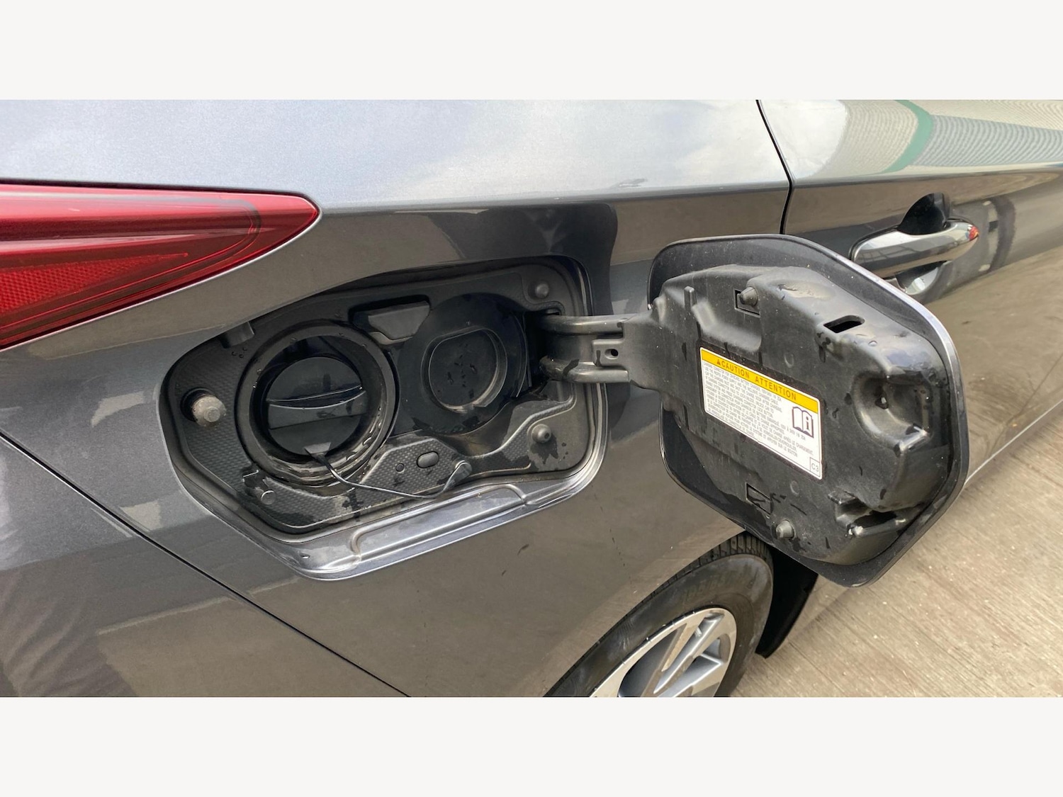 Used Toyota Prius 2017 for sale - 76457361: Photo 34