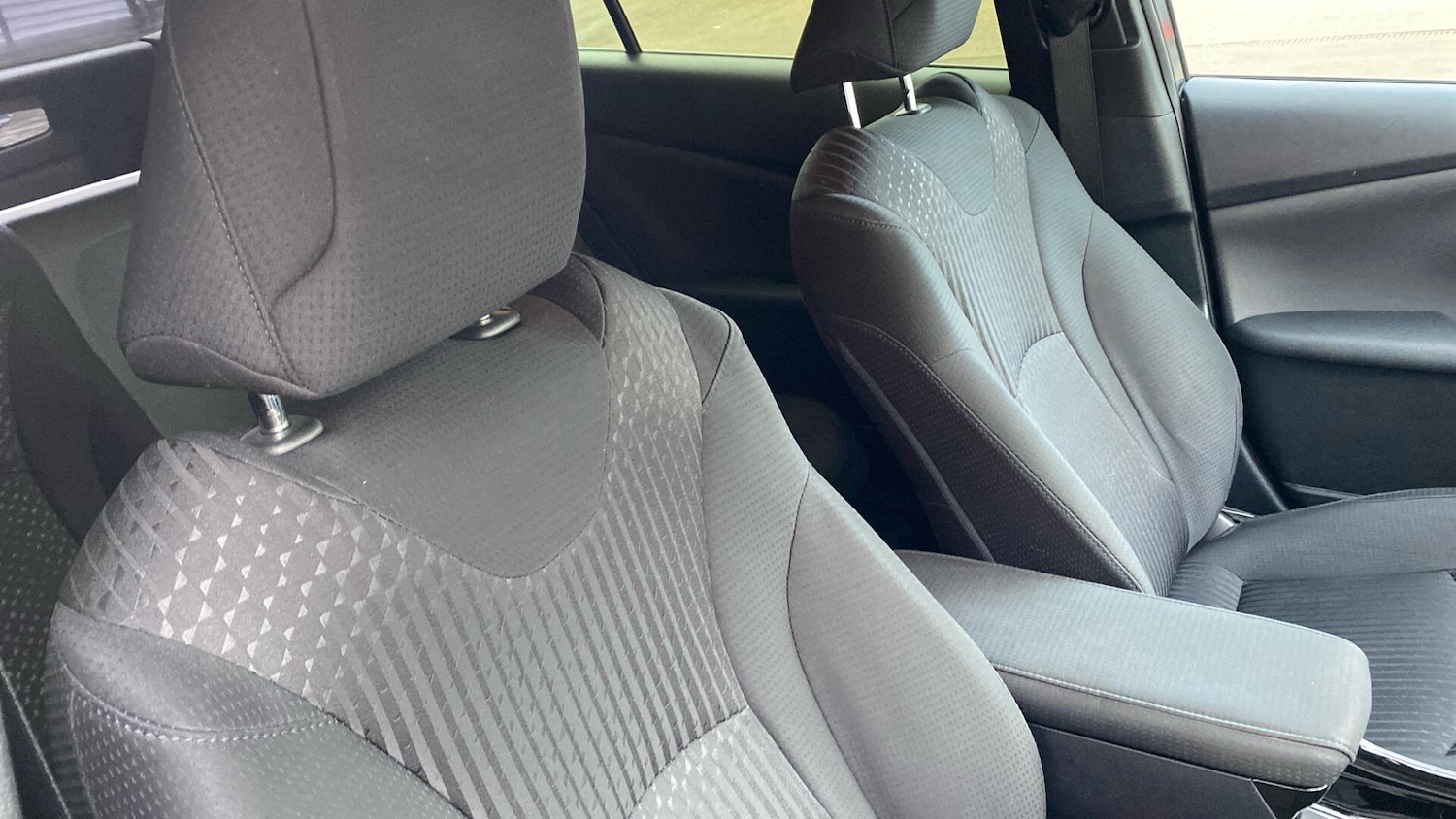 Used Toyota Prius 2017 for sale - 76457361: Photo 38