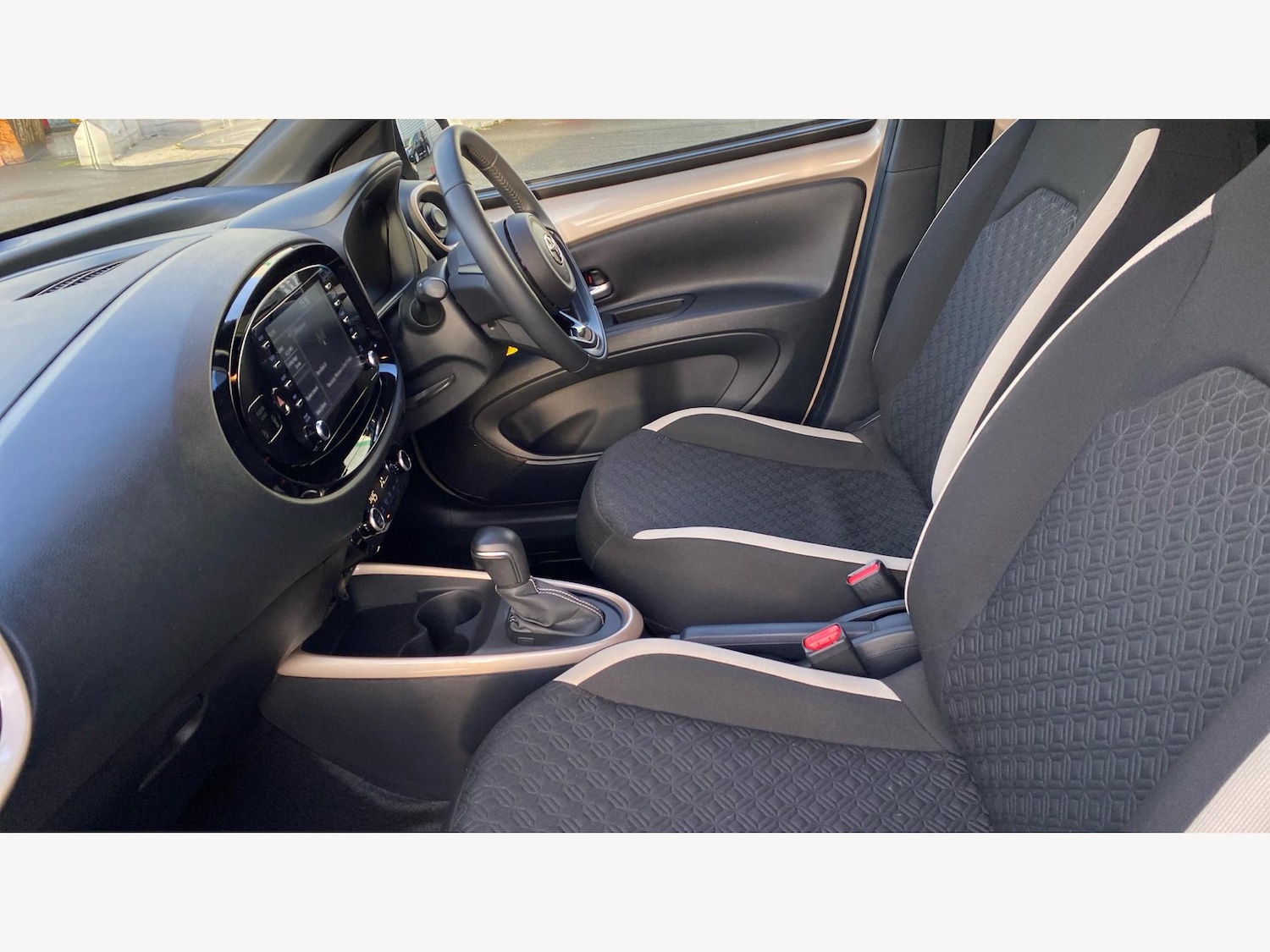 Used Toyota Aygo X 2023 for sale - 77344884: Photo 12