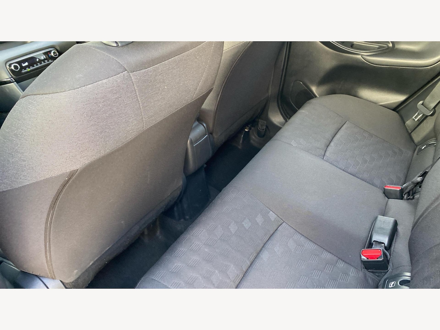 Used Toyota Yaris 2024 for sale - 76485514: Photo 15