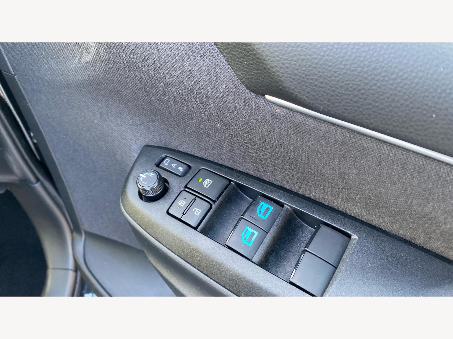 Used Toyota Yaris 2024 for sale - 76485514: Photo 30