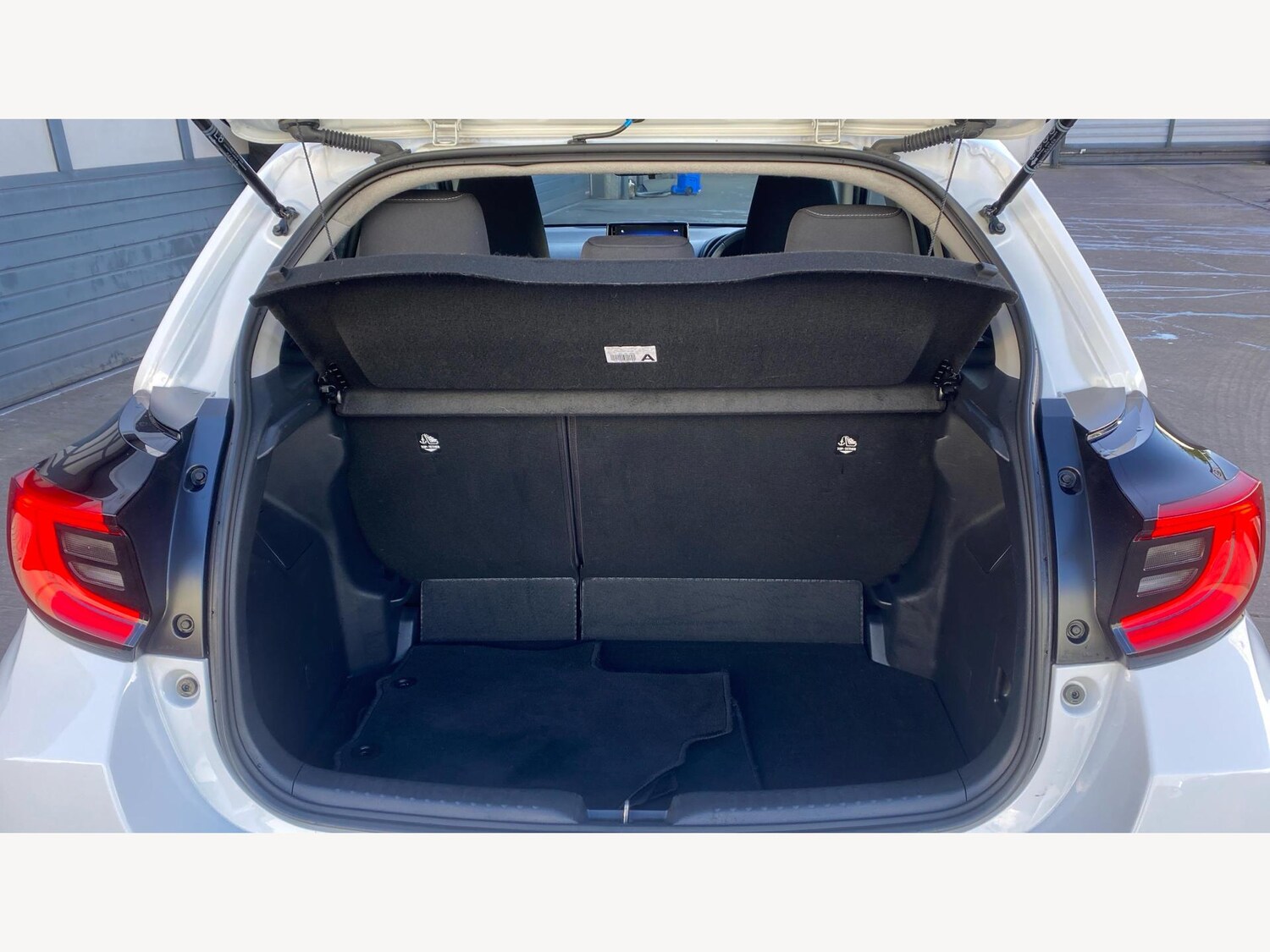 Used Toyota Yaris 2024 for sale - 76765944: Photo 16