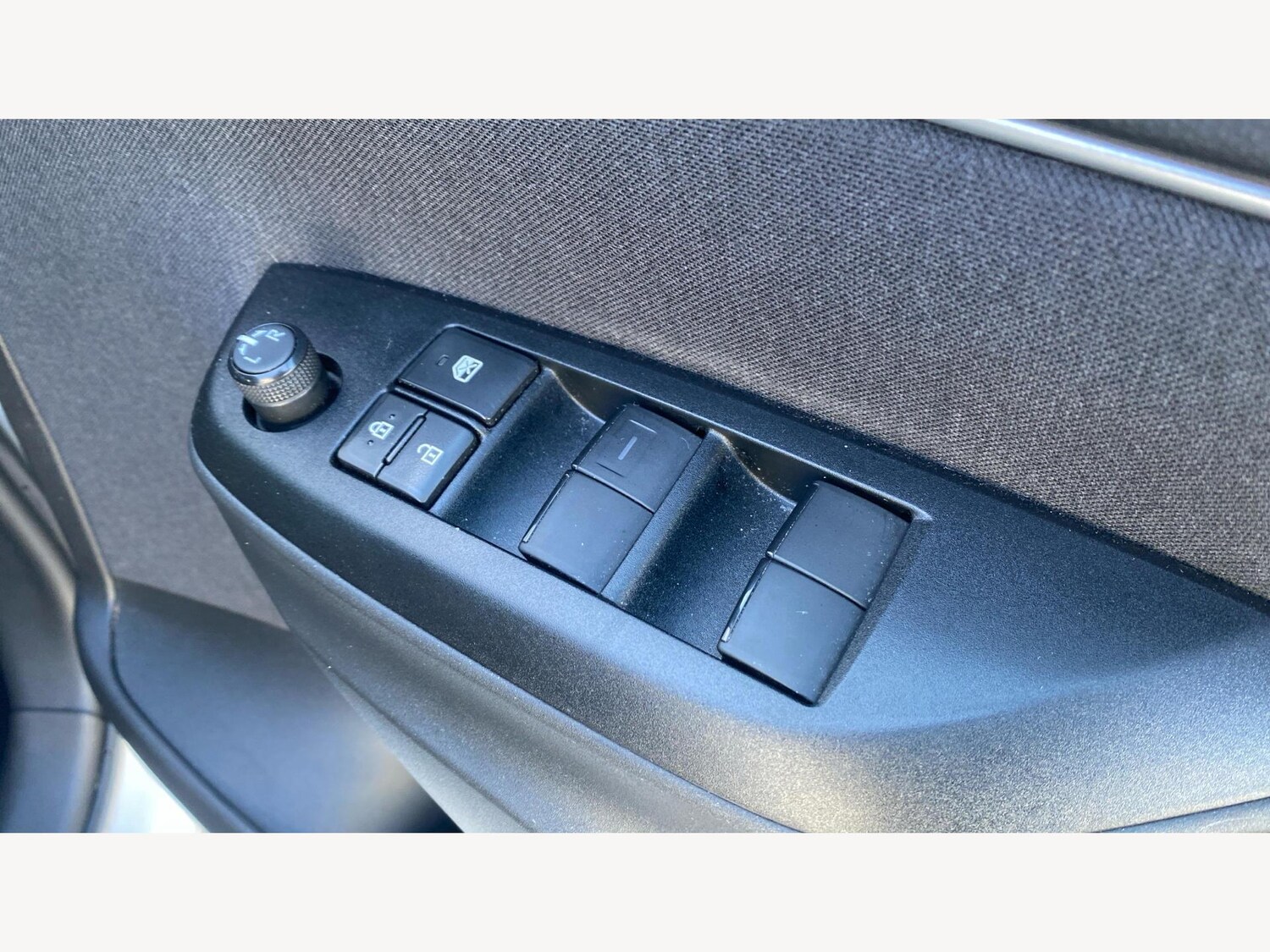 Used Toyota Yaris 2024 for sale - 76765944: Photo 31