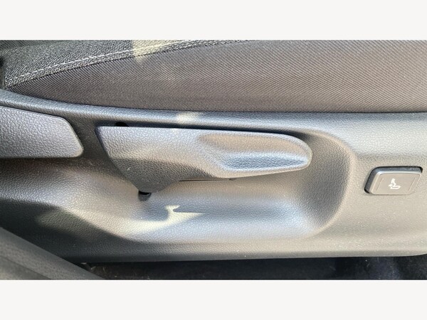 Used Toyota Yaris Cross 2023 for sale - 74965919: Photo 38