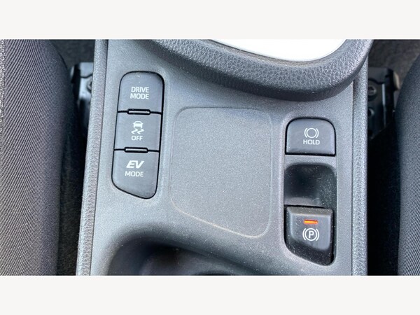 Used Toyota Yaris Cross 2023 for sale - 74965919: Photo 39
